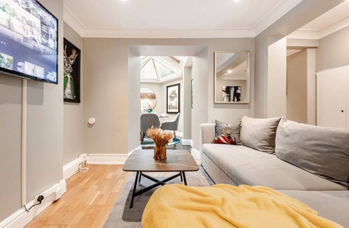 Belgravia Apartment | The Victoria Retreat House — Private 2‑Bed Home