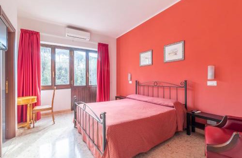 Cerveteri Hotel | Three Guest House