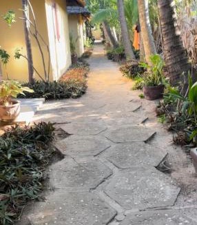 East Ham Tien Beach House | Thuy - Gunter Garden Bungalow