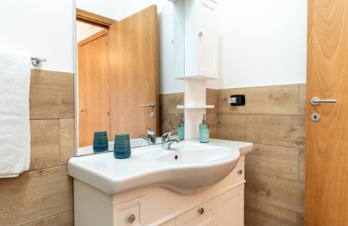 Santa Lucia House | Tombola - Blue Room