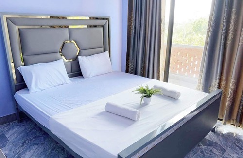Koh Rong Bed & Breakfast | Top View Koh Rong