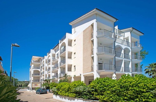 Tortoreto Lido Apartment | Tortoreto Apartment close to the sea, Ac,wi -fi