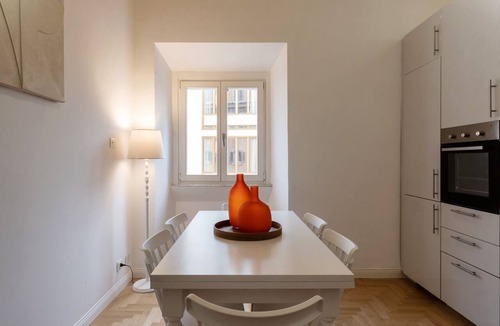 Rione XVI Ludovisi Apartment | Toscana 6 - FromHometoRome