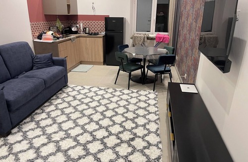 Materdei Apartment | Tourists engaging home