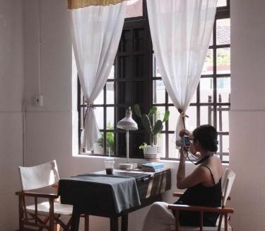Tuy Hoa House | Trốn retreat homestay - Nguyên căn 2BR 96m2 - Gần sân bay, bãi biển