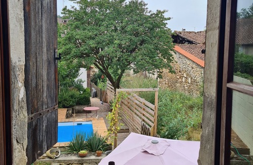 Saint-Pardoux-la-Riviere House | Traditional village house with plunge pool