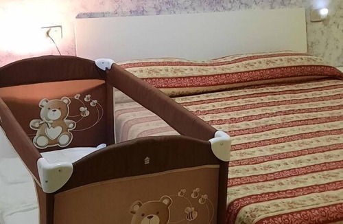 Manoppello Apartment | Traditional Apartment in Manoppello Scalo with Balcony