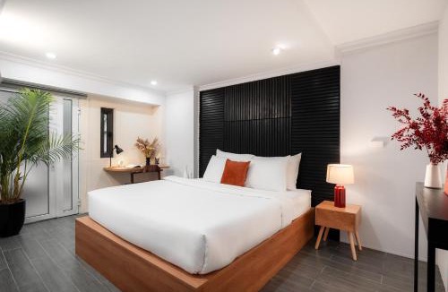 Hoan Kiem Apartment | Train Spotters' Loft in OLD QUARTER