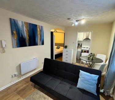 Jubilee Apartment | Tranquil 1BD in Edmonton
