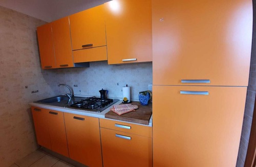 Montincello Apartment | Tre Appartamenti in Villa con Giardino Vicino al Mare