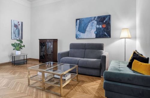 Rione II Trevi Apartment | TreasureRome - Spanish Steps Family Home