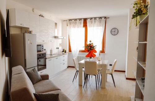 Sud-Ovest Apartment | Tres Jolie Verona Apartment