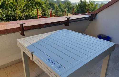 Rocca di Mezzo Apartment | Trilocale in residence Verdesirente