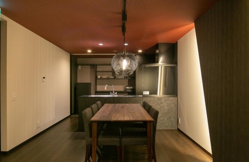 Nakamura Apartment | trive meieki taikodori1 8名から12名宿泊可能 1台無料駐車場付き 新築戸建て貸し切り