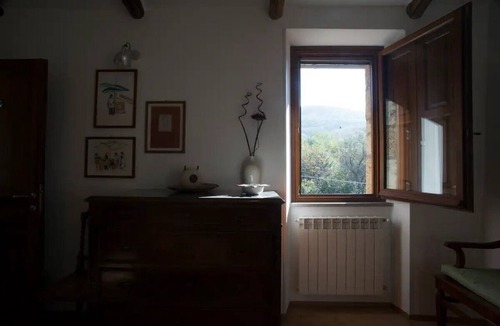 Latera House | Tuff farmhouse, terrace and garden, pets allowed