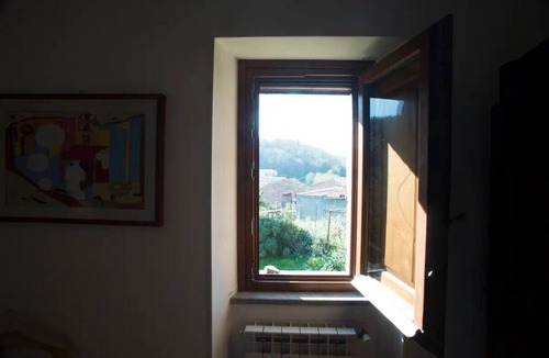 Latera House | Tuff farmhouse, terrace and garden, pets allowed