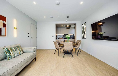 Farringdon Apartment | Two-Bedroom Apartment at Farringdon by Dmontrio