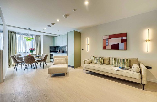 Farringdon Apartment | Two-Bedroom Apartment at Farringdon by Dmontrio
