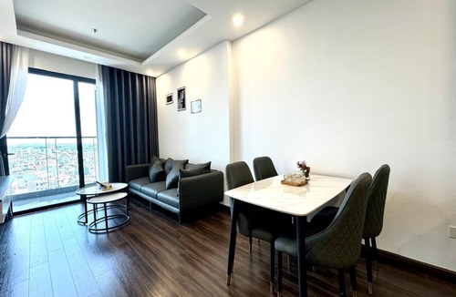 Le Chan House | Two-Bedroom Apartment with City View