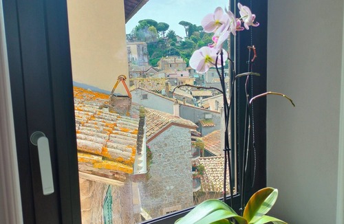 Lake Bracciano Apartment | Two-room apartment located in private area of the village with exclusive terrace overlooking the lake