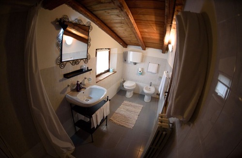 Santo Apartment | Two-room Apartment 4 Borgo Fattoria Tenuta il Santo Monticiano Siena