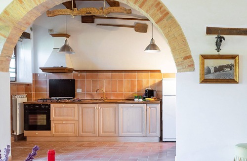 San Severino Marche House | Typical Le Marche region house surrounded by lush greenery, perfect for holidays and relaxation!