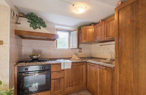 Citta Sant'Angelo Apartment | UNDER THE BOREA DOOR