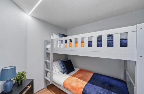 Canary Wharf Boat Rental | Unique Water Lodges in London - Roof Terrace