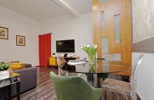 Monti Apartment | Urbana Delicious Flat