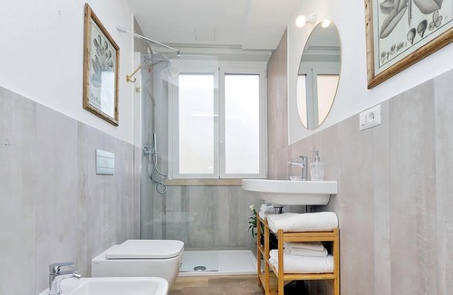 Sallustiano House | Vacation Home in Rome with 1 bedrooms sleeps 4