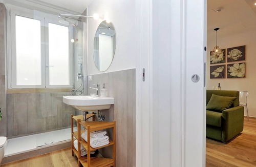 Sallustiano House | Vacation Home in Rome with 1 bedrooms sleeps 4