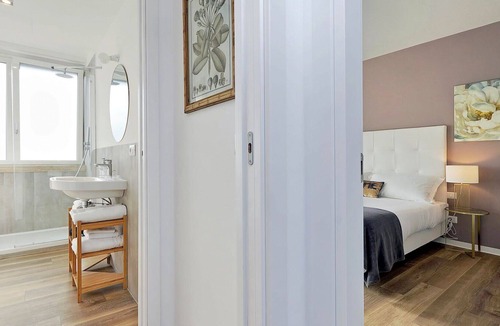 Sallustiano House | Vacation Home in Rome with 2 bedrooms sleeps 6