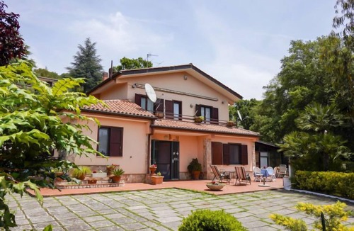 Itri House | Vacation home Sunny by Interhome