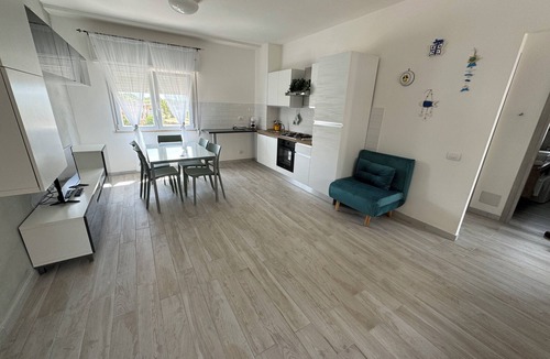 Nettuno Apartment | Vacation House Sea View (at 50mt)