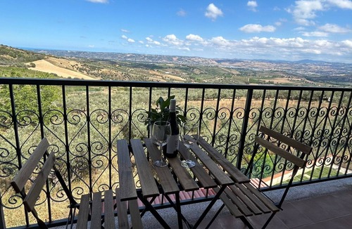 Lanciano Apartment | Vacation House Villa Raffaella - Surrounded by greenery two minutes from the center