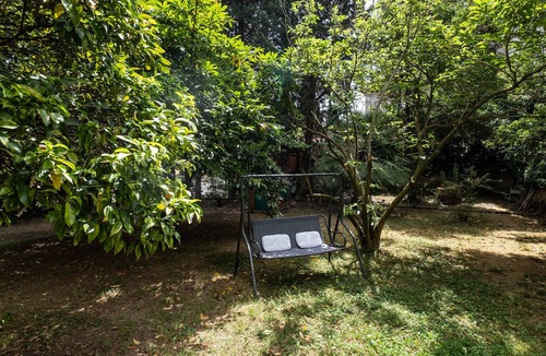 Quartiere XIII Aurelio Apartment | Vatican Quiet Apartment with Garden & Parking