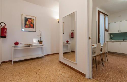 Santa Croce Apartment | Ve-nice Suite Canal Grande SC1979