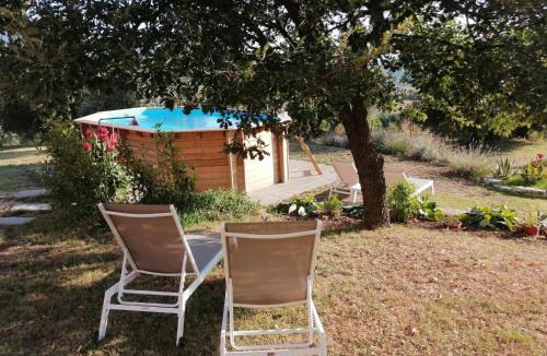 Castel del Piano House | Vecchio Casale Quercetino Stone Room in Historic Tuscan Estate with Pool 2p