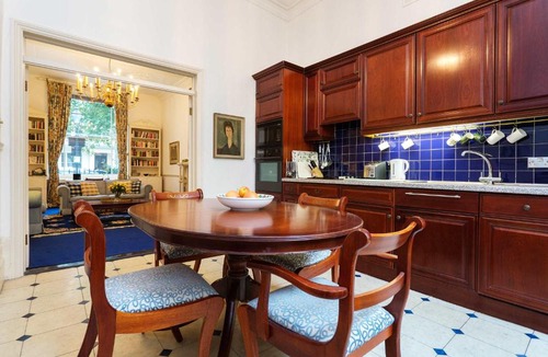 Bayswater Apartment | Veeve - Queen's Gardens Flat