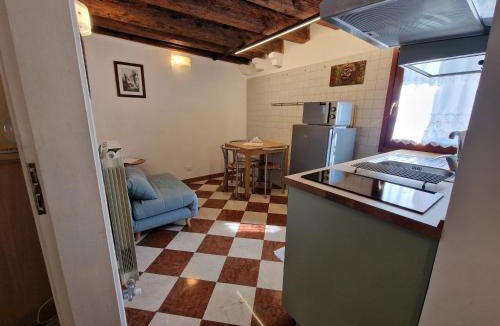 Castello Apartment | Veneziacentopercento Nicoli Apartment