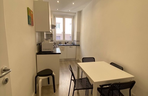 San Giovanni Apartment | Very bright apartment near the Colosseum, metro A two minutes walk away