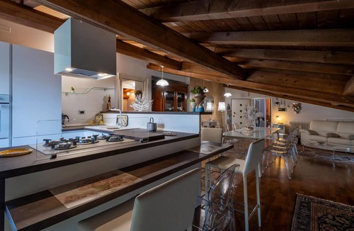 Teramo House | Very spacious vacation home with several units on the outskirts of Teramo.