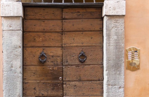 Rione VII Regola Apartment | Vicolo delle Grotte | Romantic apartment in Campo de' Fiori