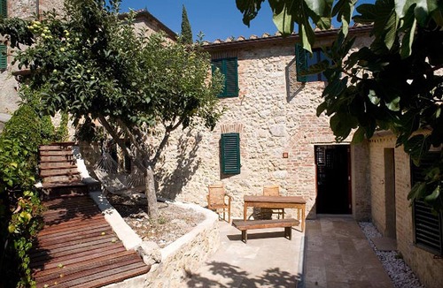 Brenna Apartment | Villa Amedeo apartment Giotto 15 km from Siena