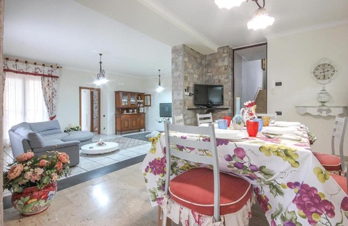 Angri Apartment | Villa Angela Holiday Apartment