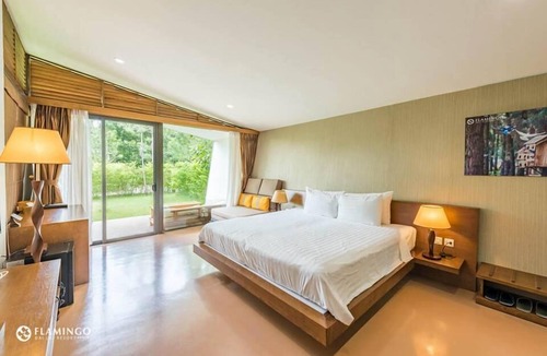 Ngoc Quang Hotel | Villa CBT Flamingo Dai Lai