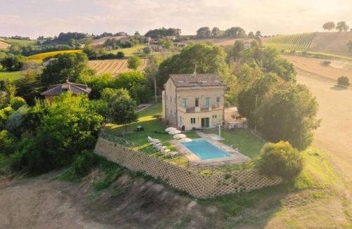 Montedinove Villa | Villa Checco by MMega