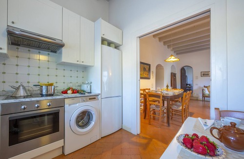Colognola ai Colli Apartment | Villa Faccioli Limone With Shared Pool, Colognola ai Colli, Italy