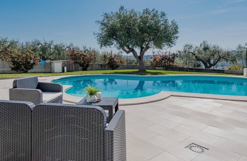 Torino di Sangro Villa | Villa Ginestra - Two Bedroom Villa, Sleeps 5