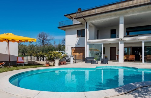 Torino di Sangro Villa | Villa Ginestra - Two Bedroom Villa, Sleeps 5
